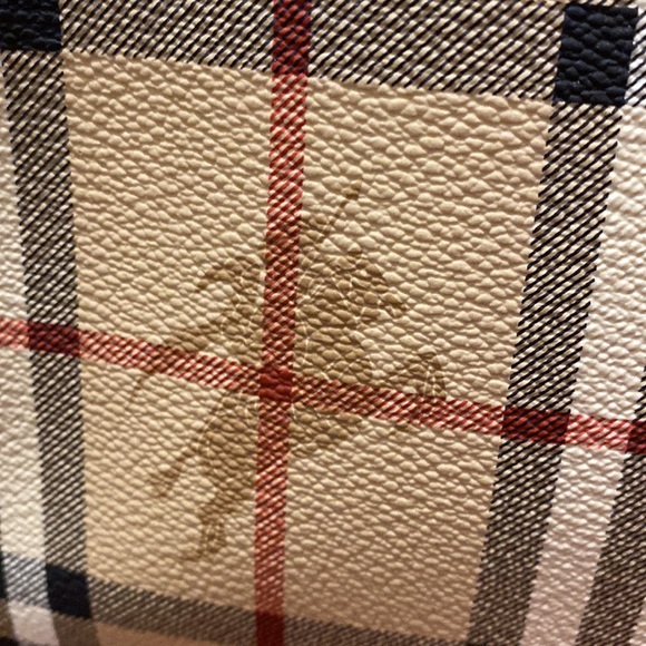 Burberry London Authentic handbag. In better than good condition. - Picture 3 of 16
